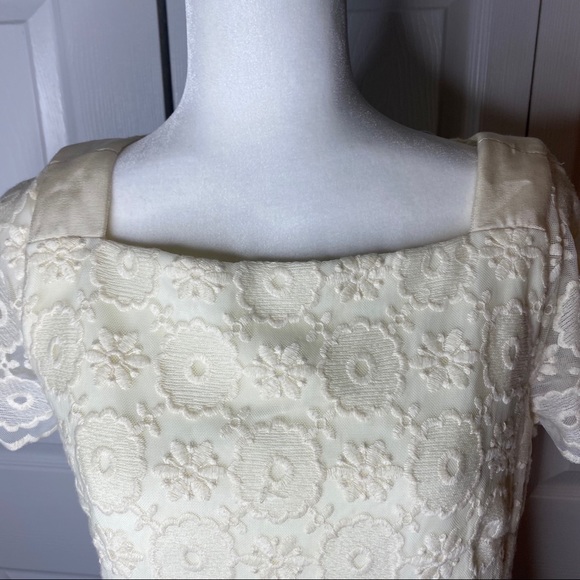 🔥SOLD🔥 Maggy London Retro Lace Overlay Dress Cream 12 - Picture 5 of 16